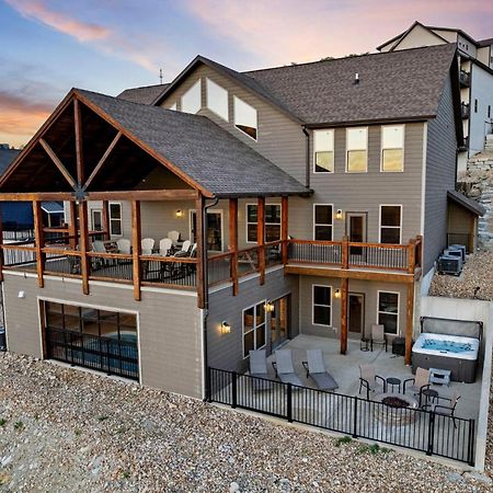 Chateau On The Cove Branson Exterior photo