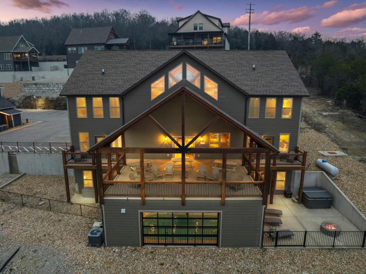 Chateau On The Cove Branson Exterior photo