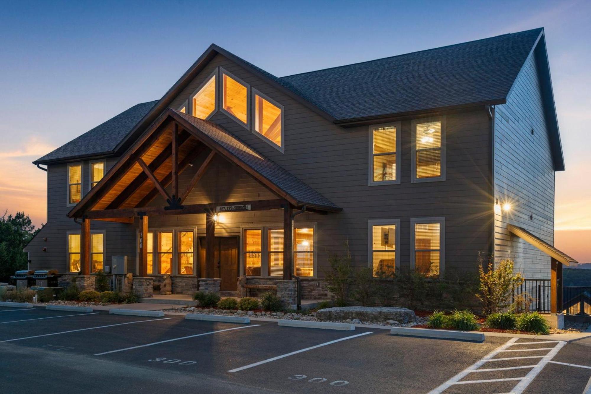 Chateau On The Cove Branson Exterior photo
